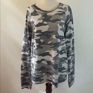 J. Crew Grey & Cream Camouflage Sweatshirt Size L EUC